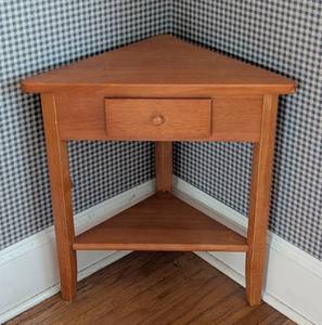 lot 108 image: Petite Wood Corner Table