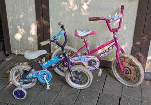 lot 154 image: Pair of Childrens Bikes