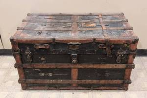 lot 174 image: Large Antique Steamer Trunk
