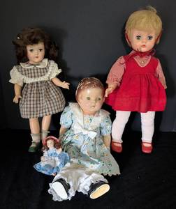 lot 223 image: Assorted Vintage Dolls