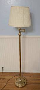 lot 243 image: Vintage Brass Floor Lamp