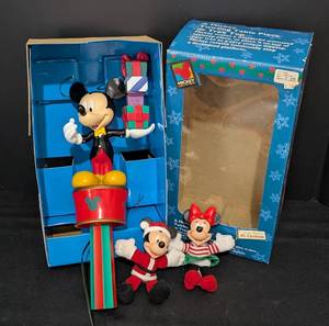 lot 255 image: Rotating Mickey Mouse Tree Topper and Figurines