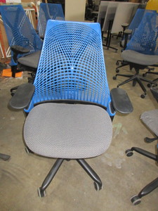 lot 201 image: HERMAN MILLER SAYL CHAIR
