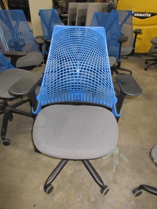 lot 202 image: HERMAN MILLER SAYL CHAIR