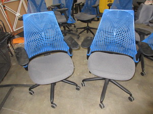 lot 207 image: HERMAN MILLER SAYL CHAIRS