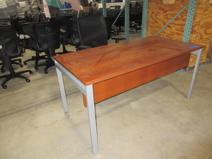 lot 260 image: ADJUSTABLE OFFICE CHAIR  AND WORK TABLE WITH STEEL FRAME