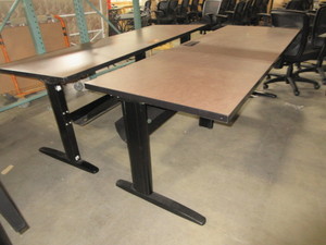 lot 262 image: KI WORK TABLES WITH CORD MANAGEMENT