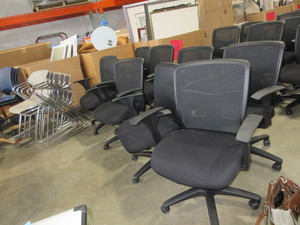 lot 247 image: MESH BACK, ADJUSTABLE OFFICE CHAIRS
