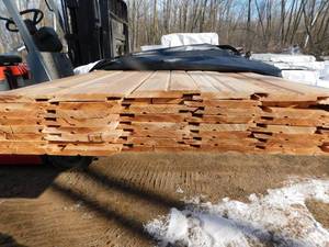 lot 5 image: 1 x 10 Western Red Cedar Shiplap With V-Groove - 304 Linear Feet