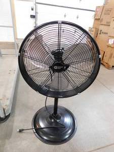 lot 26 image: Commercial Electric 20 in. Oscillating Pedestal Fan with Adjustable Height in Black