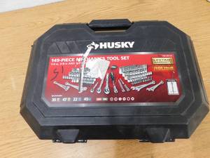 lot 28 image: Husky Mechanics Tool Set (149-Piece)