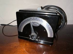 lot 16 image: Vintage Franz Model LM-FB-4 Metronome