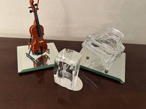 lot 19 image: Set of 3 Crystal Etc Ornaments Violin, Piano, and Ballerina
