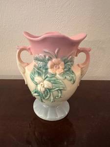 lot 21 image: Vintage Hull USA Pottery Pink and Cream Vase with Floral Design