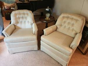 lot 29 image: Pair of Upholstered Swivel Armchairs with Button Tufting