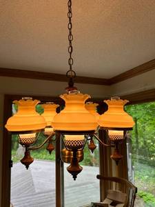 lot 30 image: Vintage 5-Light Brass Chandelier with Glass Shades