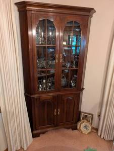 lot 57 image: Elegant Style Corner China Cabinet with Glass Doors (Contents not included)
