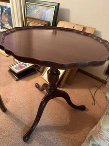 lot 70 image: Vintage Wooden Tilt-Top Table with Scalloped Edge