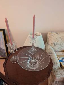 lot 79 image: Crystal Glass Bowl and Candle Holder Set with Elegant Design
