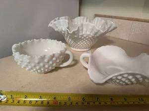 lot 122 image: Set of 3 Vintage Milk Glass Hobnail Bowls and Creamer