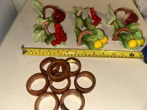 lot 125 image: Set of 6 Fine Bone China Fruit Napkin Holders and 8 Wooden Napkin Rings