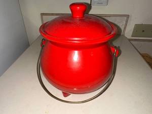 lot 128 image: Vintage Red Enamelware Cooking Pot with Lid and Handle