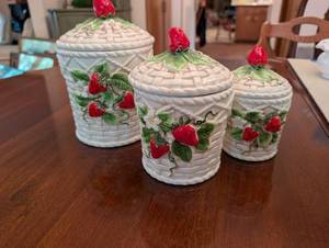 lot 139 image: Set of 4 Ceramic Strawberry Decorated Canisters - Made in Japan