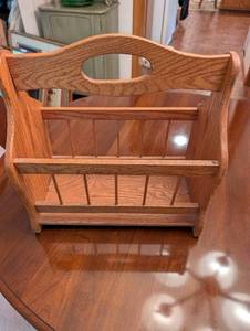 lot 146 image: Wooden Magazine Rack with Handle