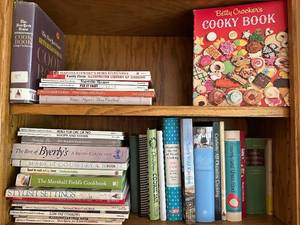 lot 167 image: Collection of Vintage and Modern Cookbooks