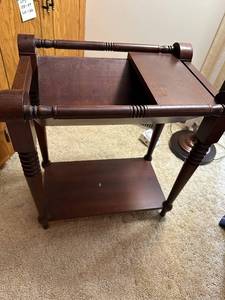 lot 173 image: Vintage Wooden Tea Trolley with Two-Tier Design
