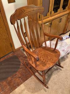 lot 182 image: Vintage Wooden Rocking Chair