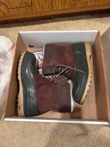 lot 183 image: Kamik Mens Winter Boots Size 9 Brown