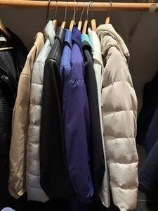 lot 190 image: Lot of 6 Womens Jackets and Coats including Liz Claiborne and Guess