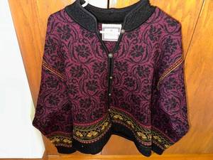 lot 204 image: Dale of Norway Wool Sweater, Size L, Norwegian Craftsmanship