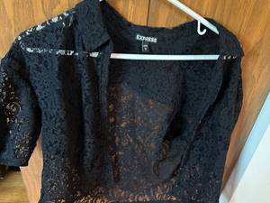 lot 225 image: Express Womens Black Lace Top Size Medium