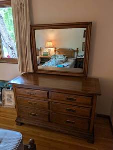 lot 255 image: Vintage Wooden Dresser with Mirror and 6 Drawers