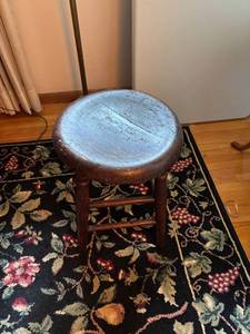 lot 265 image: Vintage Wooden Stool with Round Seat