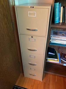 lot 269 image: Metal 4-Drawer Filing Cabinet