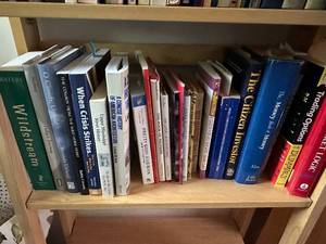 lot 280 image: Collection of Non-Fiction and Personal Finance Books