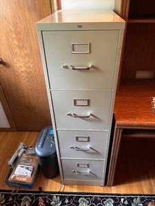 lot 290 image: 4-Drawer Metal Filing Cabinet with Label Holders