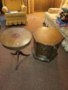 lot 321 image: Set of 2 Vintage Wooden Side Tables with Storage