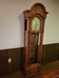 lot 323 image: Vintage Tempus Fugit Grandfather Clock with Oak Finish