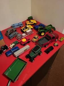 lot 329 image: Collection of Assorted Die-Cast Toy Cars and Trucks