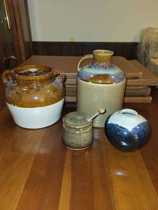 lot 337 image: Set of 4 Handcrafted Pottery Pieces Including Jug and Honey Jar