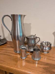 lot 365 image: Set of 5 Vintage Woodbury Pewter Pitcher and Serving Pieces