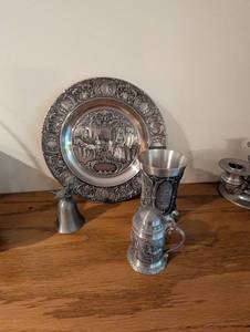 lot 383 image: Collection of Vintage Decorative Pewter Items