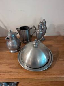 lot 384 image: Set of 5 Vintage Pewter Dining Tableware Accessories