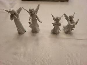 lot 406 image: Set of 4 Porcelain Angel Figurines and Metal Heart-Shaped Trinket Box