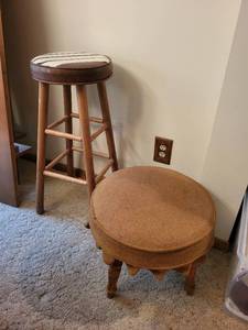 lot 410 image: Vintage Wooden Stool and Upholstered Footstool Set