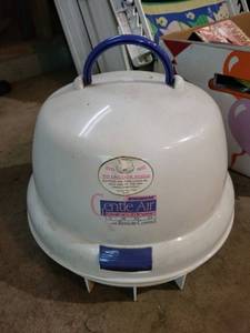 lot 437 image: Windmere Gentle Air Salon Dryer with Remote Control
